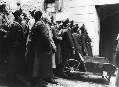 Żołnierze francuscy w kinie wojskowym, Francja, 1940 autorstwa Unbekannt
