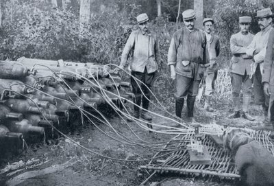 Żołnierze francuscy z butlami gazowymi, I wojna światowa, 1915 autorstwa Unbekannt