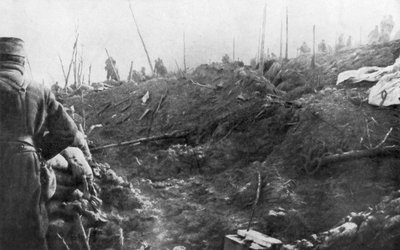 Wojska francuskie przygotowują się do niemieckiego kontrataku, grzbiet Eparges, niedaleko Verdun we Francji, sierpień 1915 autorstwa Unbekannt