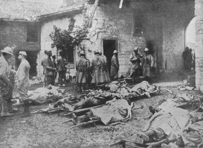 Usunięcie rannych Francuzów podczas ataku na farmę na tyłach linii, 1915 autorstwa Unbekannt