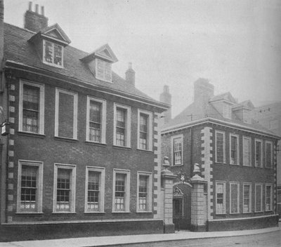 Gateway of Berkeleys Hospital, Worcester, Worcestershire, 1924. autorstwa Unbekannt