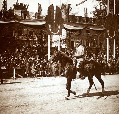 Generał Toulorge na paradzie zwycięstwa, Paryż, Francja, c1918-c1919 autorstwa Unbekannt