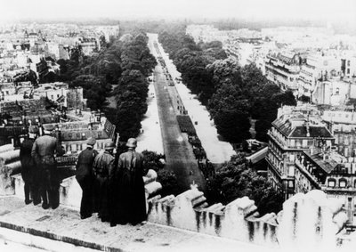 Niemiecka defilada wojskowa w Paryżu, czerwiec 1940 autorstwa Unbekannt