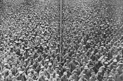 jeńcy niemieccy schwytani przez 3 i 4 armię brytyjską, Somme, Francja, 21-22 sierpnia 1918 r. autorstwa Unbekannt
