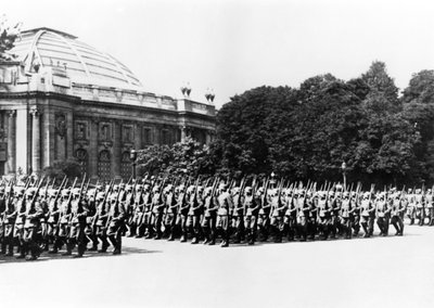 Parad wojsk niemieckich przed niemieckim komendantem Paryża, 8 lipca 1941 autorstwa Unbekannt