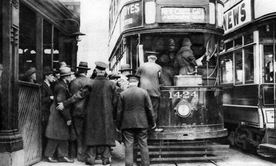 Wsiadanie do tramwaju w Blackfriars, Londyn, 1926-1927 autorstwa Unbekannt