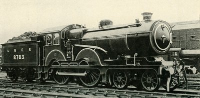 Great Eastern Type 4-4-0 w specjalnych barwach dla pociągów królewskich, c1930. autorstwa Unbekannt