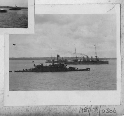 HMS Mersey przy wyspie Mafia, tanzański archipelag Zanzibar autorstwa Unbekannt