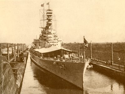 H.M.S. Rozgłos przechodzący przez Kanał Panamski z księciem i księżną Yorku na pokładzie, ok. 1930 r autorstwa Unbekannt
