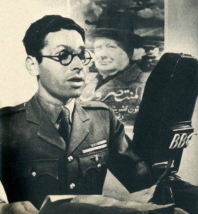 Czyta wiadomości w marokańskim arabskim. Członek walczącej armii francuskiej, 1942 r. autorstwa Unbekannt