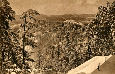 Silne opady śniegu w pobliżu Kasumpti, Shimla, c1918-c1939. autorstwa Unbekannt