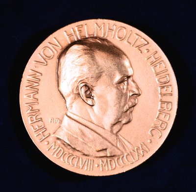 Hermann Ludwig Ferdinand von Helmholtz, niemiecki fizyk i fizjolog, 1907 autorstwa Unbekannt