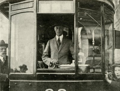 Jego Wysokość jedzie tramwajem ulicami Glasgow…, 1924, 1937. autorstwa Unbekannt