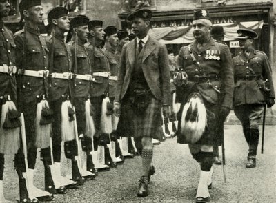 Jego Wysokość przeprowadza inspekcję straży honorowej Czarnego Zegarka w Perth w sierpniu 1935 roku. autorstwa Unbekannt