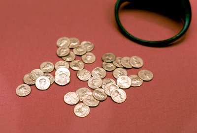 Skarb rzymskich złotych monet znalezionych w Anglii autorstwa Unbekannt