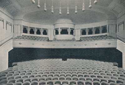 Wnętrze nowego kina na zachodnim krańcu Berlina, ok. 1913 r. autorstwa Unbekannt