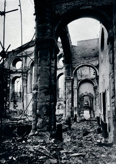 Wnętrze kościoła św. Marii Le Bow, Cheapside spalone podczas nalotu, 1941 autorstwa Unbekannt