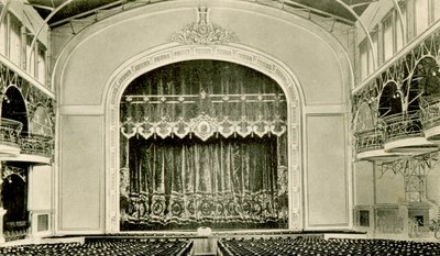 Widok wnętrza teatru w Domu Ludowym Mikołaja II, Petersburg, Rosja, lata 1900 autorstwa Unbekannt