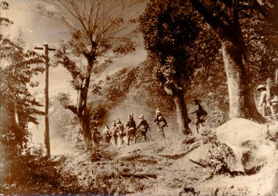 Żołnierze japońscy zbliżają się do Port Moresby, Nowa Gwinea, II wojna światowa, 1942 autorstwa Unbekannt