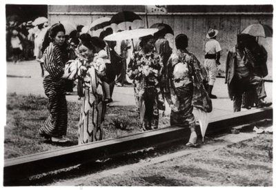 Japonki przy hangarze Zeppelin, Kasumigaura, Japonia, 1929 1933 autorstwa Unbekannt