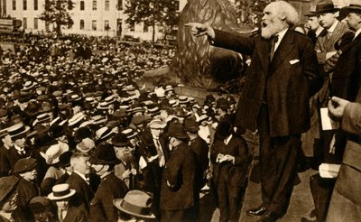 Keir Hardie wygłasza przemówienie na Trafalgar Square w Londynie, 2 sierpnia 1914, 1933. autorstwa Unbekannt