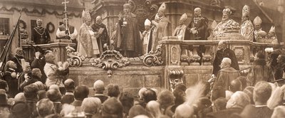Król Karol IV składa przysięgę koronacyjną w Budapeszcie 30 grudnia 1916, 1916. autorstwa Unbekannt