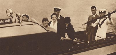 Król Edward powracający na swój jacht z wyspy Rab, 1937 autorstwa Unbekannt