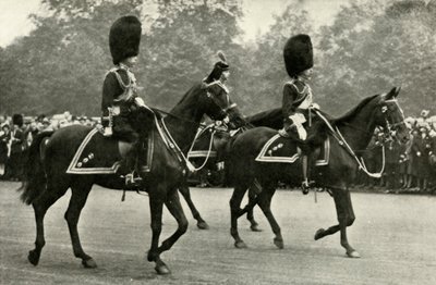 Król Jerzy na koniu ze zmarłym królem Jerzym V i księciem Walii, 1928., 1937. autorstwa Unbekannt