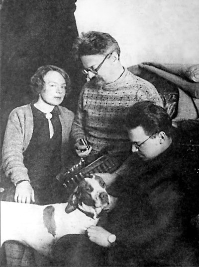 Leon Trocki i jego rodzina, Ałma Ata, ZSRR, 1928 autorstwa Unbekannt