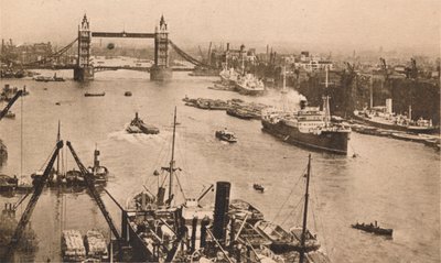 Londyn - Tower Bridge i basen, c1910 autorstwa Unbekannt