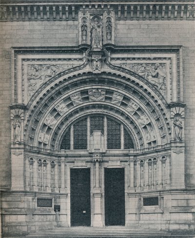 Wejście główne, Muzeum Wiktorii i Alberta, z rzeźbą Alfreda Drury