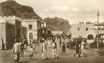 Główna ulica, krater, Aden, c1918-c1939. autorstwa Unbekannt