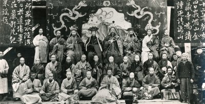 Spotkanie przełożonych klasztorów buddyjskich w Chinach, koniec XIX w. (zdjęcie czarno-białe) autorstwa Unbekannt