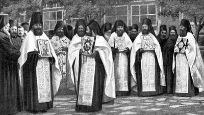 Mnisi kościoła greckiego niosący tomy Liturgii, Grecja, 1922 autorstwa Unbekannt