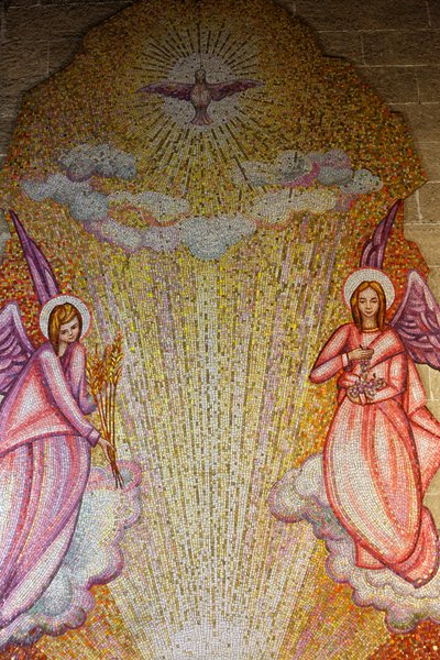 Mozaika w kościele Sacro Cuore di Gesu: anioły i duch święty, Gallipoli, Włochy autorstwa Unbekannt