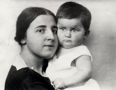 Nadieżda Alliłujewa, druga żona Józefa Stalina, i ich córka Swietłana Alliłujewa, 1927 autorstwa Unbekannt