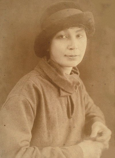 Natalia Siergiejewna Gonczarowa 1881-1962 w Paryżu, 1917. autorstwa Unbekannt