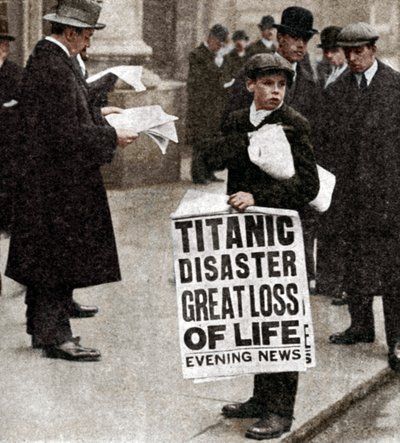 Chłopiec z gazety z wiadomościami o katastrofie Titanica, 14 kwietnia 1912 r. autorstwa Unbekannt