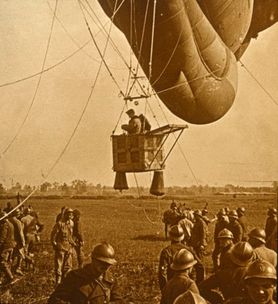 Obserwacja pozycji wroga z balonu zaporowego, c1914-c1918 autorstwa Unbekannt