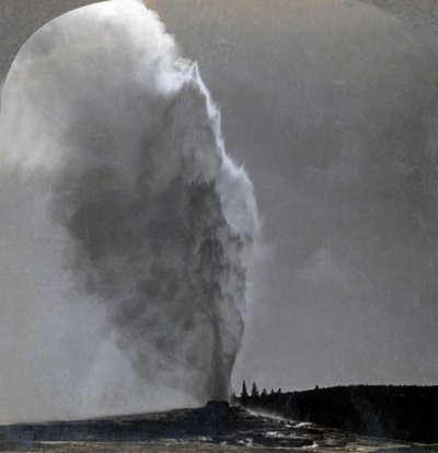 Old Faithful, Królowa Gejzerów, Park Narodowy Yellowstone, Wyo., USA, 1904. autorstwa Unbekannt