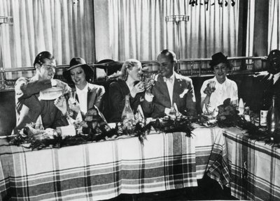 Otwarcie restauracji przez popularnych francuskich śpiewaków, Paryż, wrzesień 1941 autorstwa Unbekannt