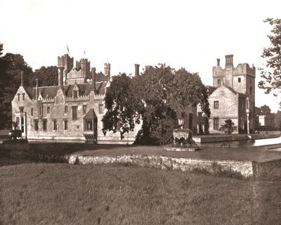 Oxburgh Hall, Norfolk, 1894. autorstwa Unbekannt