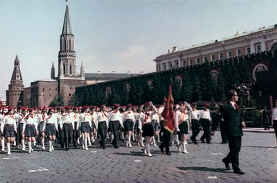 Parada Młodych Pionierów, Plac Czerwony, Moskwa, 1972 autorstwa Unbekannt