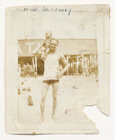 Zdjęcie kpr. Lawrence Leslie McVey z synem Lawrence McVey Jr., 1925. autorstwa Unbekannt