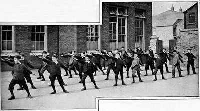 Ćwiczenia fizyczne w szkole londyńskiej, ok. 1900 1901 r. autorstwa Unbekannt