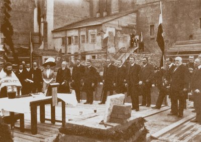 Modlitwa publiczna przed rozpoczęciem prac budowlanych nowej Ambasady Niemiec w St. Pet autorstwa Unbekannt