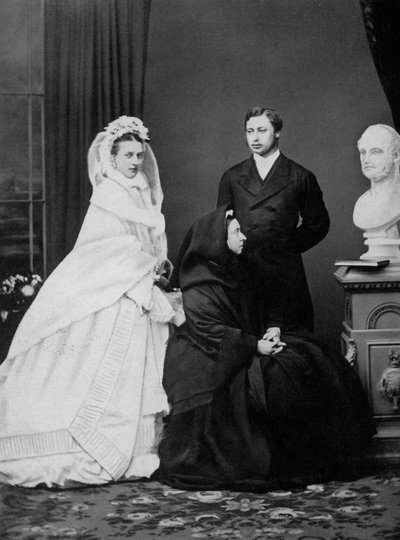 Królowa Wiktoria z księciem i księżną Walii w dniu ślubu, 1863 1964 autorstwa Unbekannt