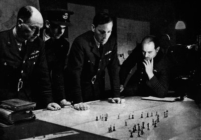 Pokój operacyjny Bomber Command RAF podczas nalotu, 1941 autorstwa Unbekannt