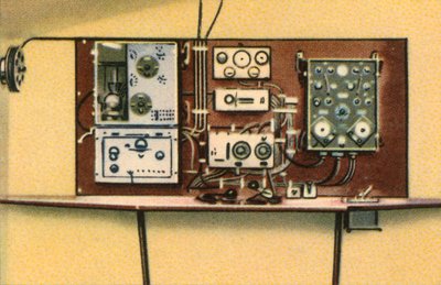 Sala radiowa na pokładzie latającej łodzi Dornier, lata 20., 1932. autorstwa Unbekannt