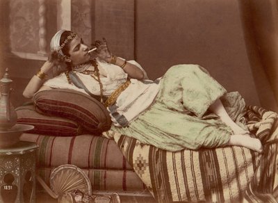 [Leżąca kobieta paląca], 1870-90. autorstwa Unbekannt